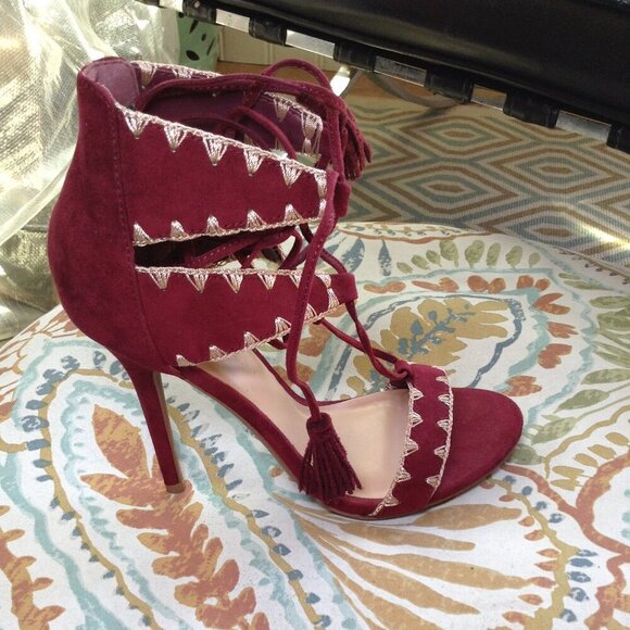 Wild Diva "7.5" Maroon Suede/Embroidered, Chic, Glamour, Quiet Lux, Sexy Tassels - Picture 6 of 6